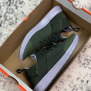 w nike free rn cmtr 18 varsity